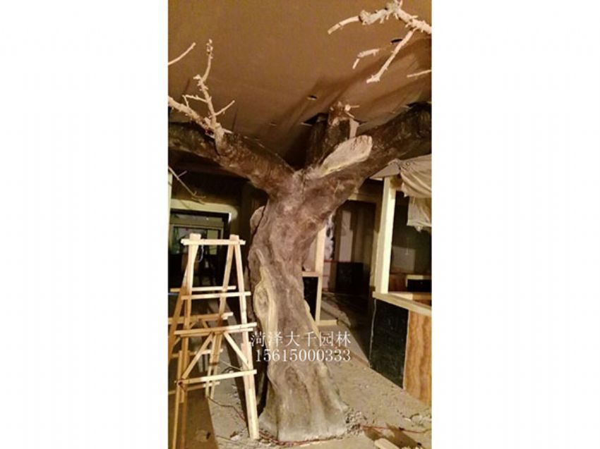 點擊查看詳細信息<br>標題：假樹內施工中 閱讀次數(shù)：1498